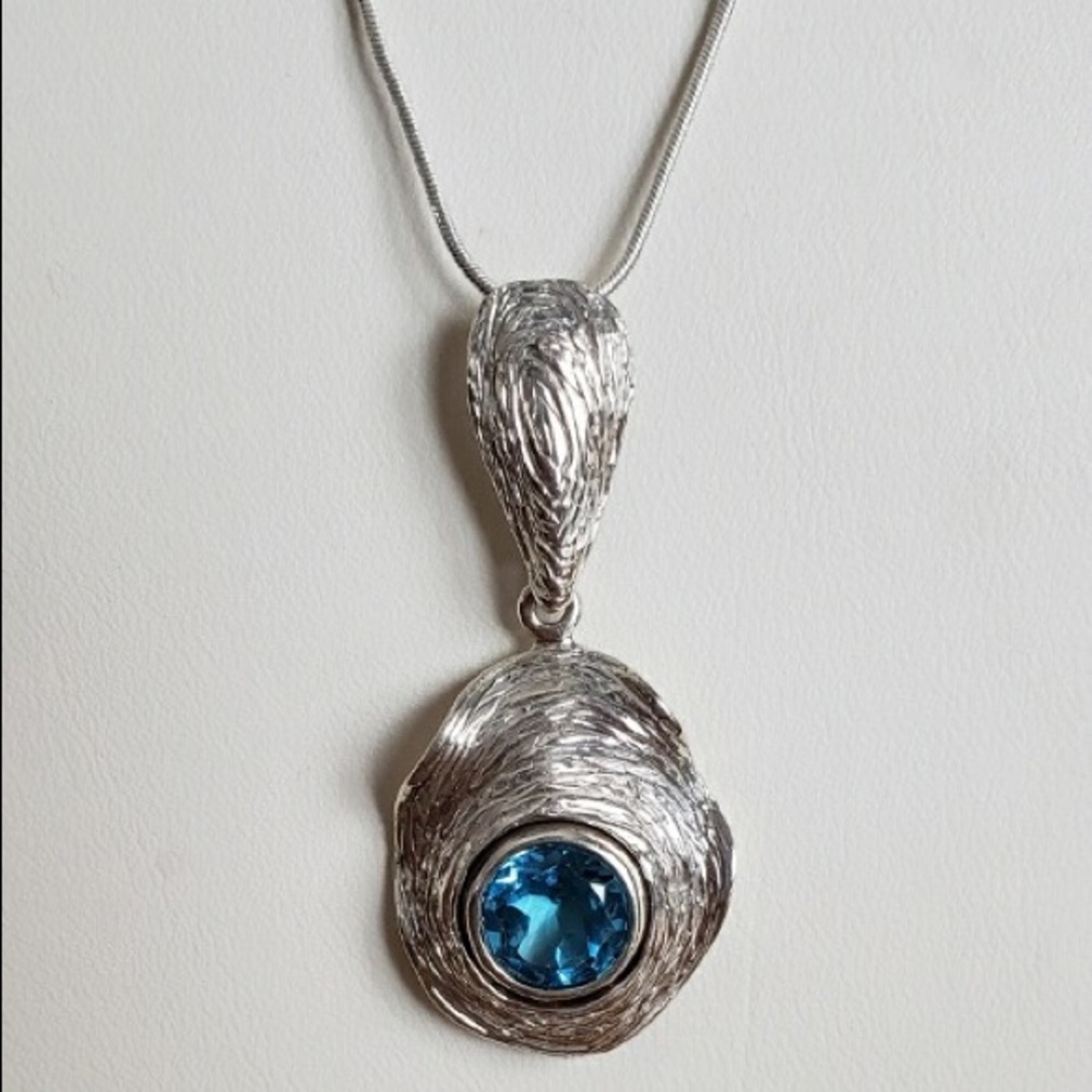 Silpada Italy HG SterlingHooked on blue necklace